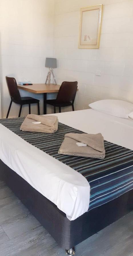 Burdekin Motor Inn Home Hill Екстер'єр фото